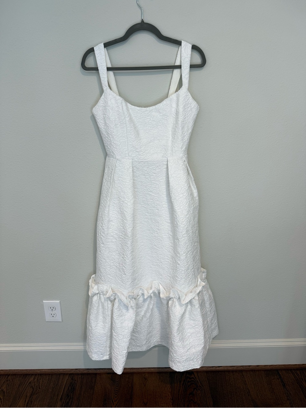 Elliatt White Textured Midi Dress with Ruffle Hem
